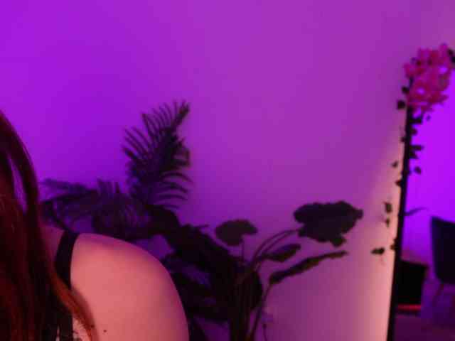 MilaFlame webcam