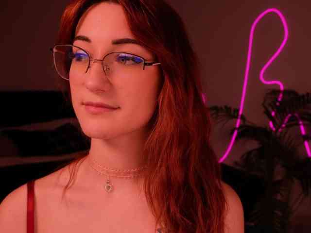 MilaFlame webcam