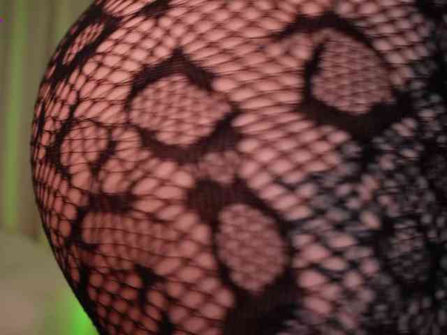 MilaFlame webcam