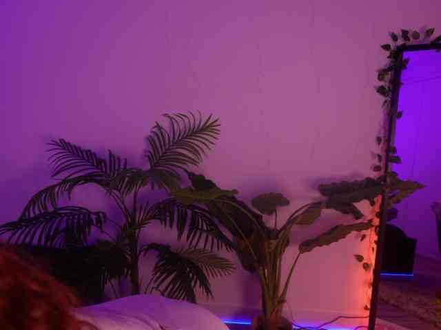 MilaFlame webcam