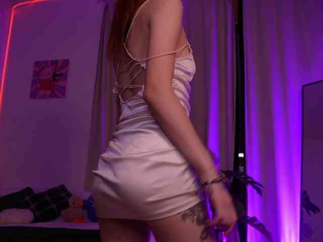 MilaFlame webcam