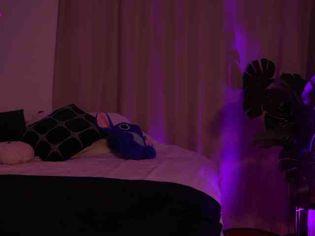 MilaFlame Live Webcam on BongaCams