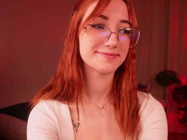 MilaFlame webcam