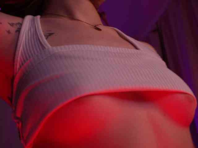 MilaFlame webcam