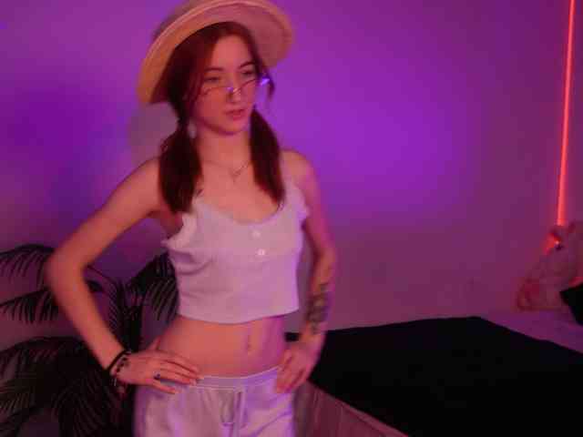 MilaFlame webcam