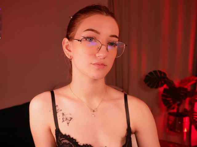 MilaFlame webcam