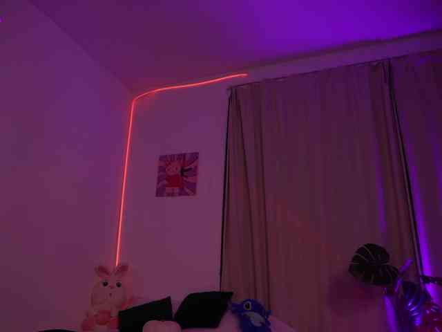 MilaFlame webcam