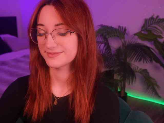 MilaFlame webcam