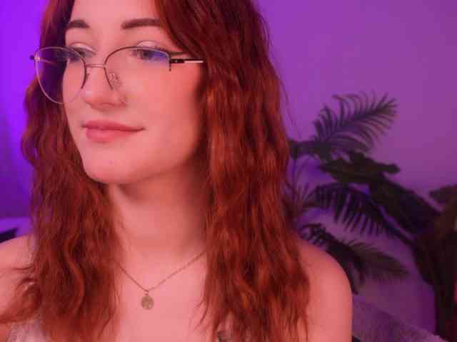 MilaFlame webcam
