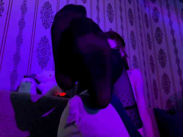 MilaFlame webcam