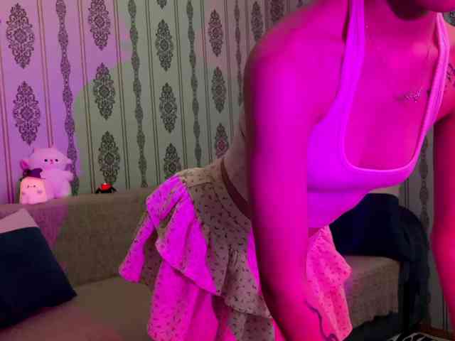 MilaFlame webcam