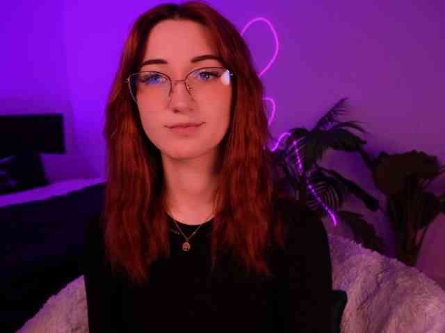 MilaFlame webcam