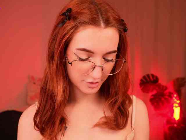 MilaFlame webcam