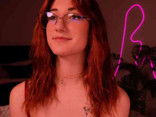 MilaFlame webcam