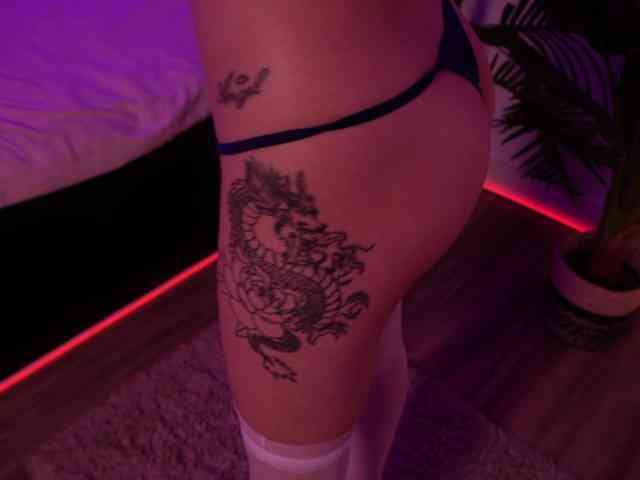 MilaFlame webcam