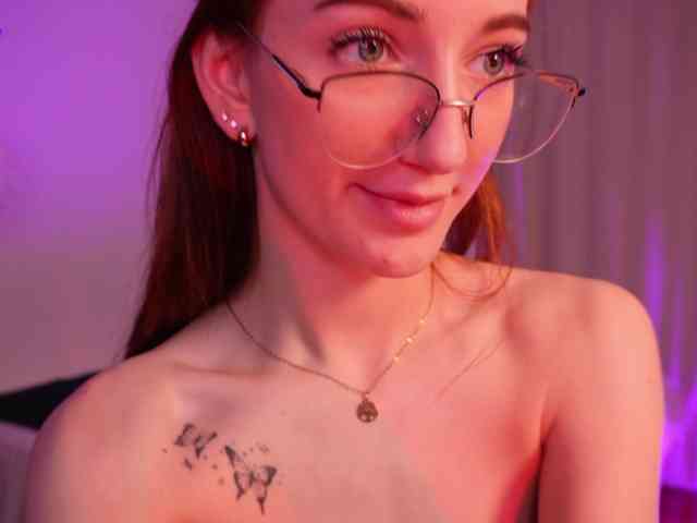 MilaFlame webcam