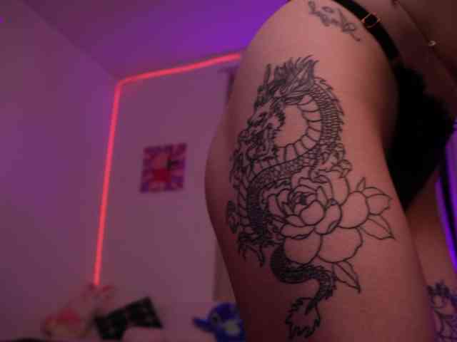 MilaFlame webcam