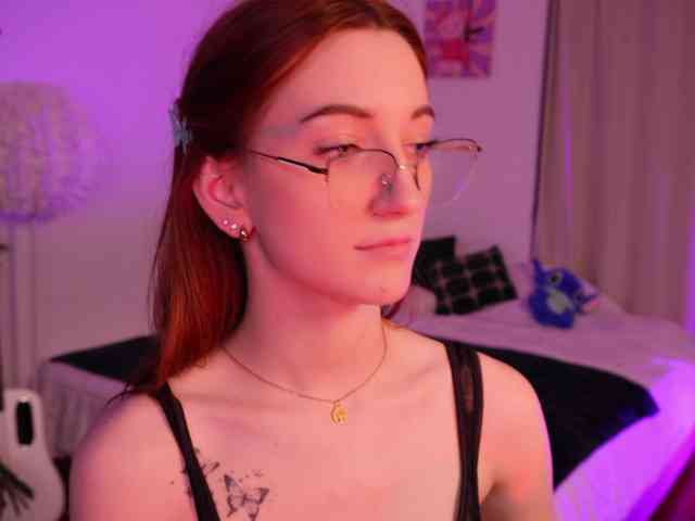 MilaFlame webcam
