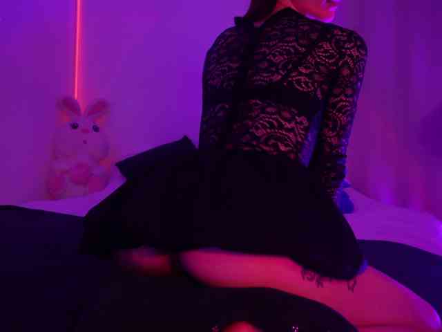 MilaFlame webcam