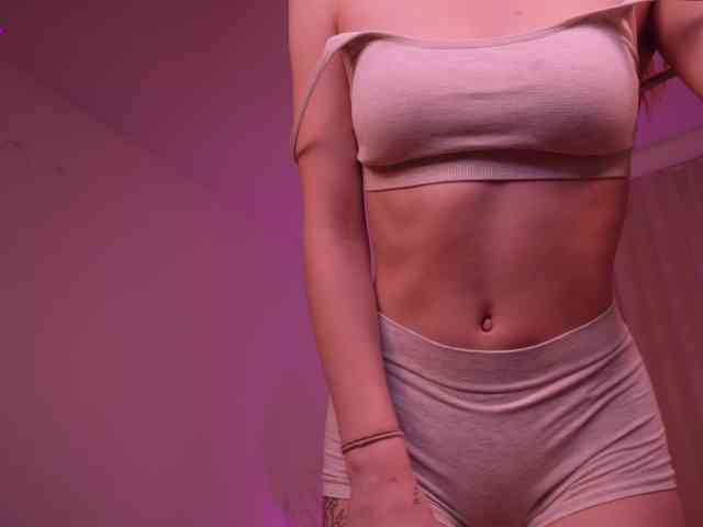MilaFlame webcam