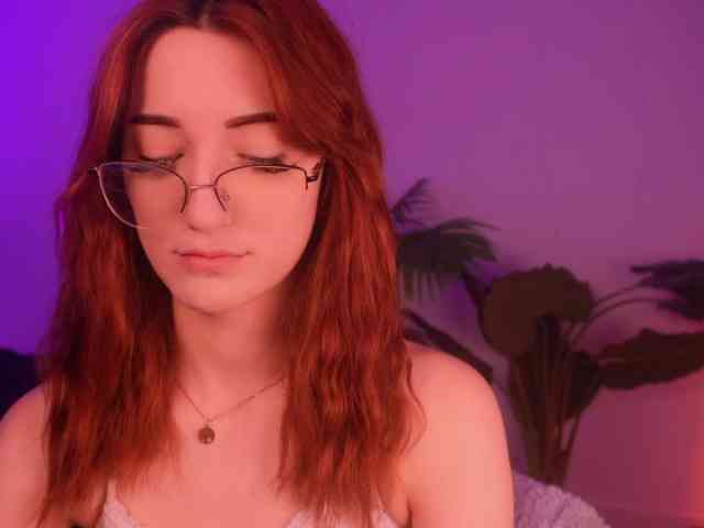 MilaFlame webcam