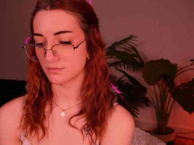 MilaFlame webcam