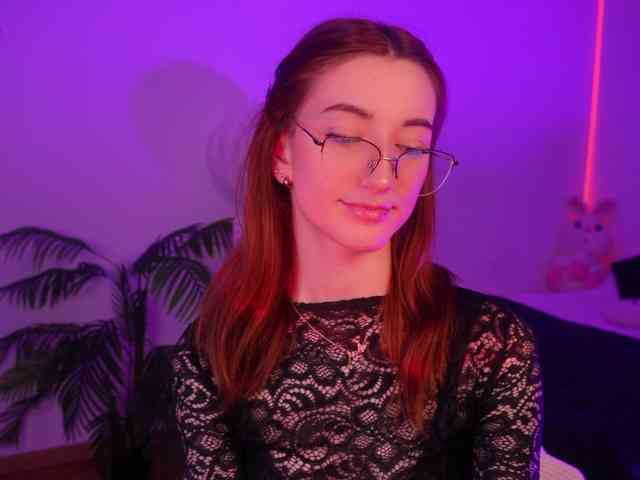 MilaFlame webcam