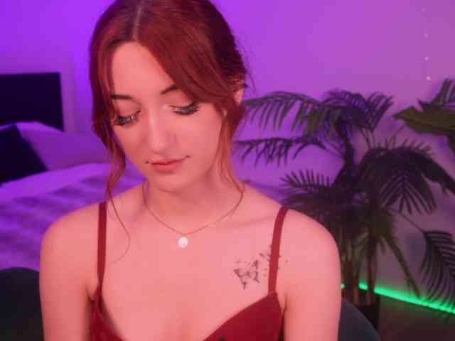 MilaFlame webcam