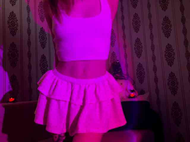 MilaFlame webcam