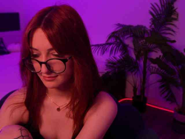 MilaFlame webcam