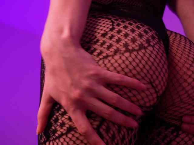 MilaFlame webcam