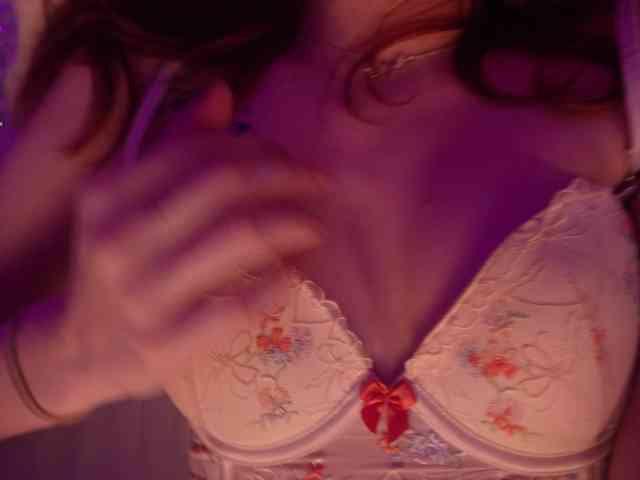 MilaFlame webcam