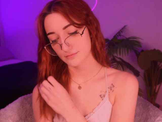 MilaFlame webcam