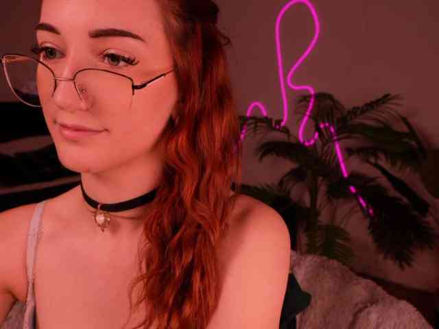 MilaFlame webcam