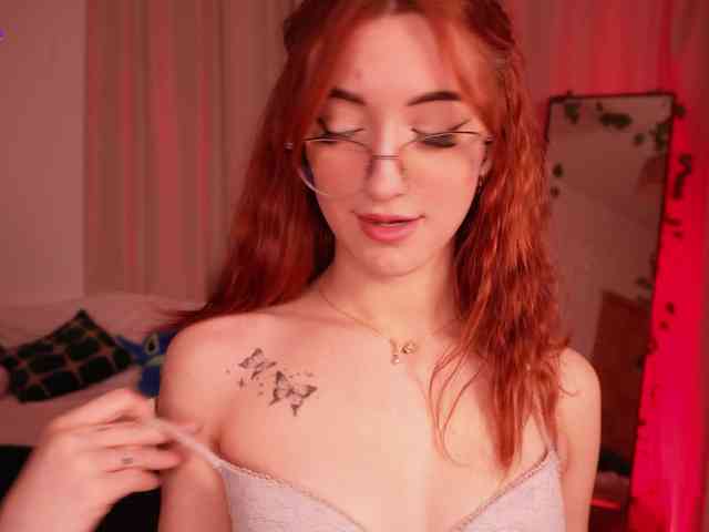 MilaFlame webcam