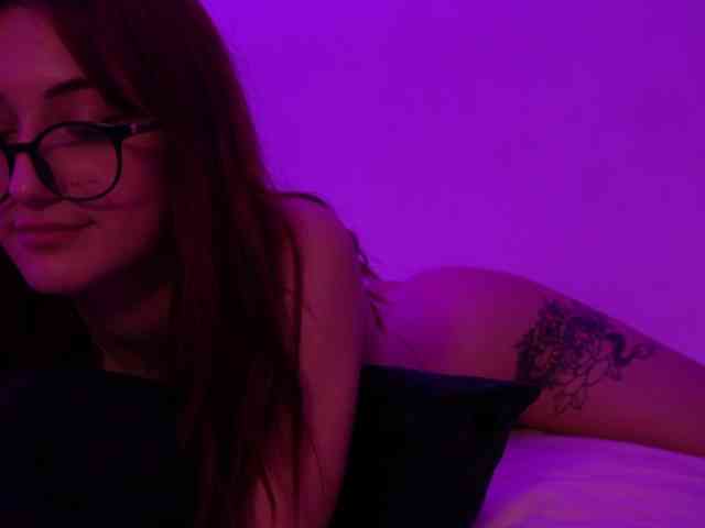 MilaFlame webcam