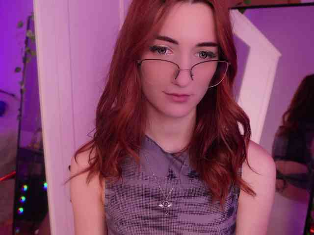 MilaFlame webcam