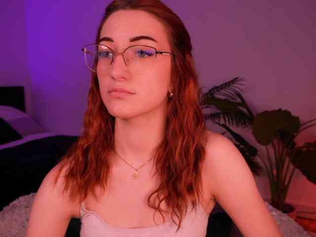 MilaFlame webcam