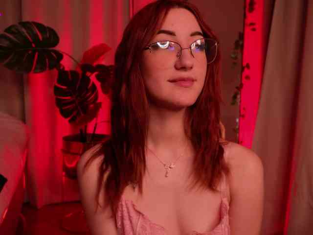 MilaFlame webcam