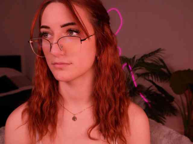 MilaFlame webcam