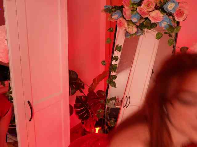 MilaFlame webcam