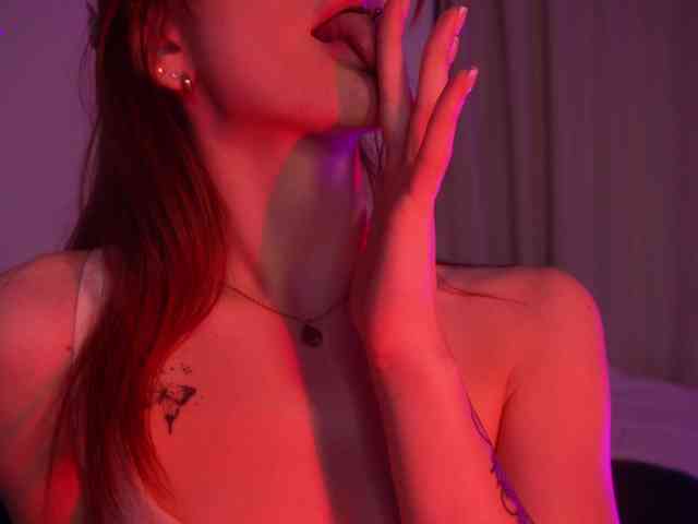 MilaFlame webcam
