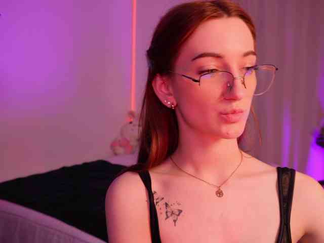 MilaFlame webcam