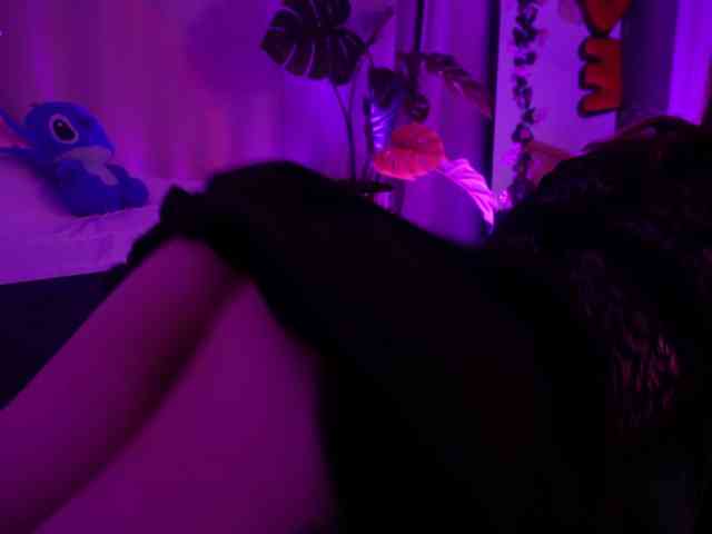MilaFlame webcam