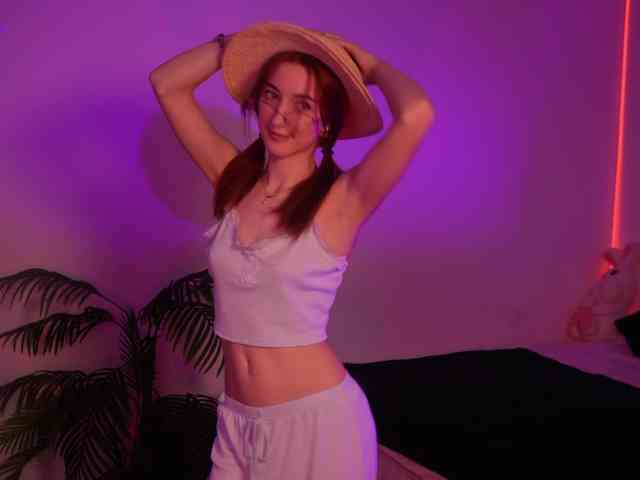 MilaFlame webcam
