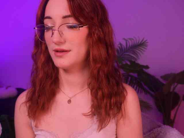 MilaFlame webcam