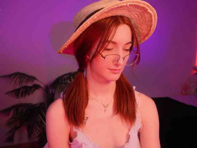 MilaFlame webcam