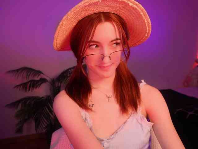 MilaFlame webcam