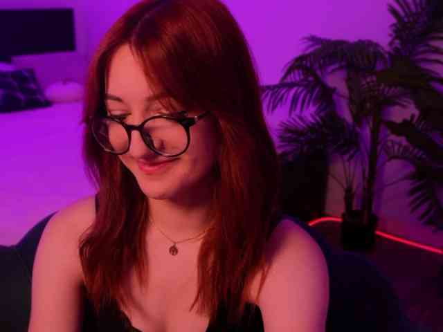 MilaFlame webcam