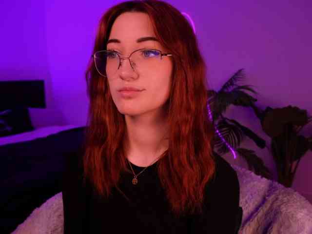 MilaFlame webcam